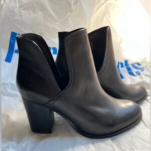 Aldo | leather ankle heel boots | size 7.5
